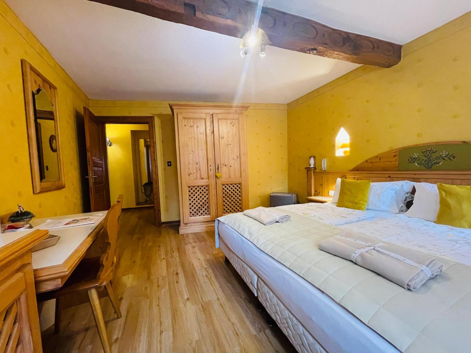 Historisches Gaestehaus Au Faucon Von 1535 Wissembourg Kültér fotó